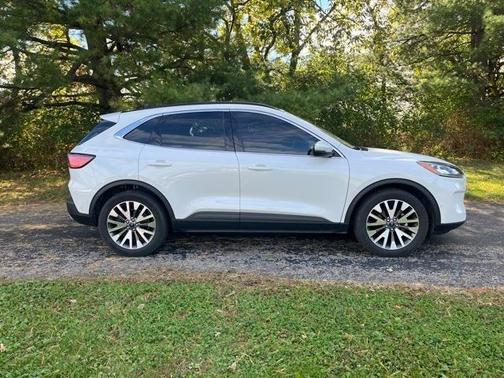 2020 Ford Escape Titanium Hybrid