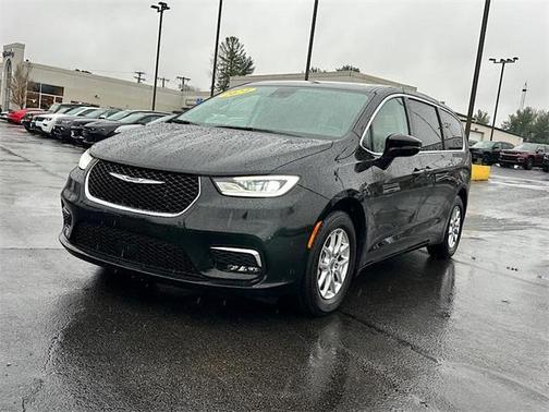 2024 Chrysler Pacifica Touring-L