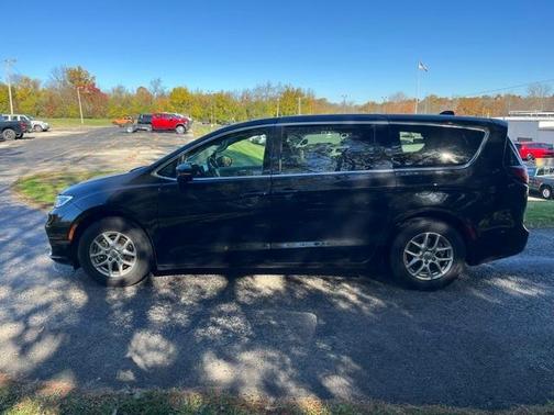 2024 Chrysler Pacifica Touring-L