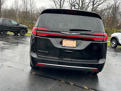 2024 Chrysler Pacifica Touring-L