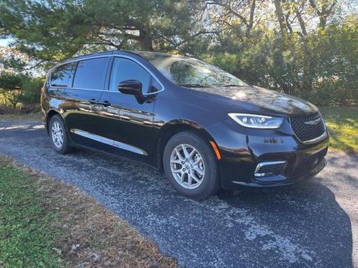 2024 Chrysler Pacifica Touring-L