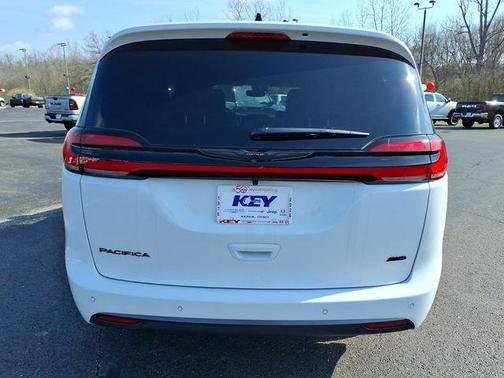 White 2026 Chrysler Pacifica Select