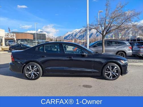 2024 Volvo S60 B5 Plus Dark Theme