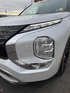 2025 Mitsubishi Outlander PHEV SE S-AWC