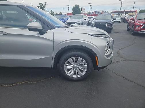 2025 Mitsubishi Outlander ES 2.5 S-AWC