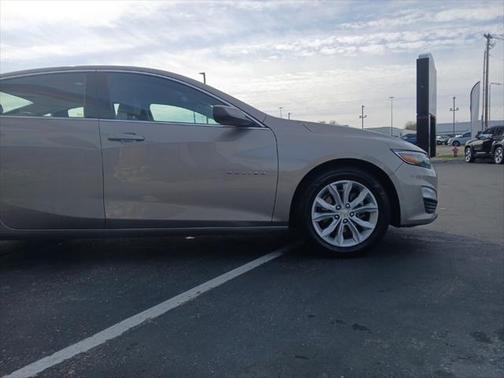 2022 Chevrolet Malibu FWD LT