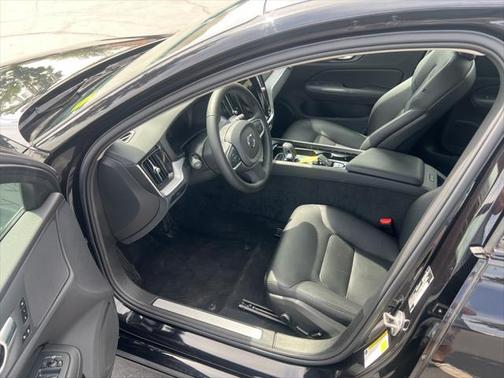 2025 Volvo S60 B5 Core