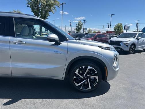 2025 Mitsubishi Outlander PHEV SEL