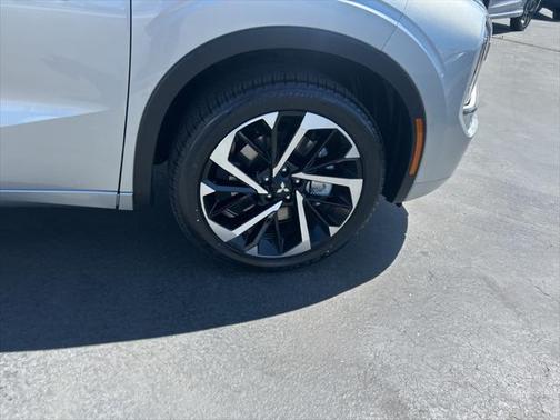 2025 Mitsubishi Outlander PHEV SEL