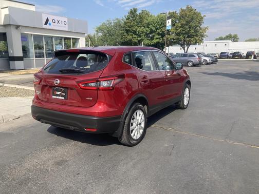 2022 Nissan Rogue Sport S