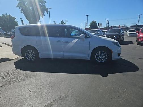 2020 Chrysler Pacifica Touring