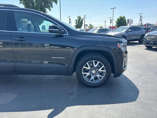 2023 GMC Acadia AWD SLT