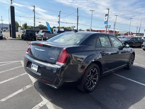 2018 Chrysler 300 S