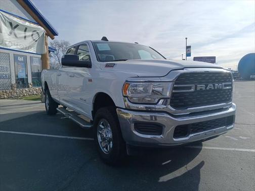 2022 RAM 2500 Big Horn Crew Cab 4x4 8' Box