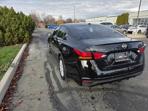 2025 Nissan Altima S FWD