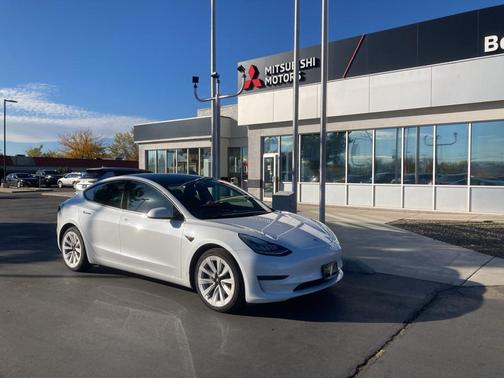 2022 Tesla Model 3 Standard Range