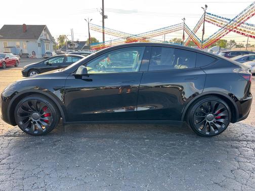 2022 Tesla Model Y PERFORMANCE