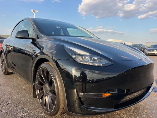 2022 Tesla Model Y PERFORMANCE