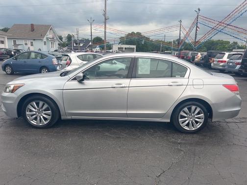 Photo 4 of 32 of 2011 Honda Accord EX