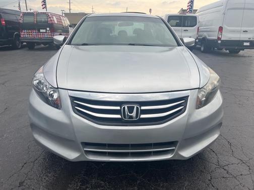 Photo 2 of 32 of 2011 Honda Accord EX