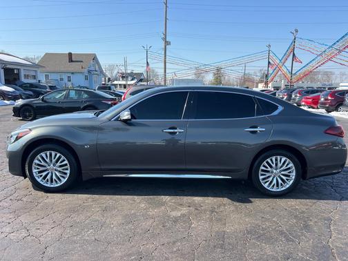 2015 INFINITI Q70L 3.7