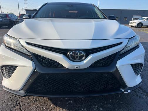WHITE 2019 Toyota Camry XSE