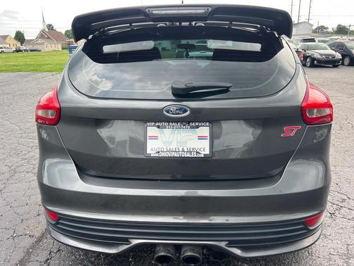 GRAY 2018 Ford Focus ST