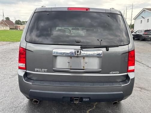 Polished Metal Metallic 2011 Honda Pilot EX-L