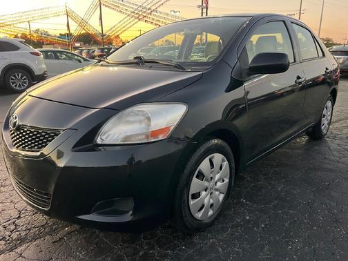 2012 Toyota Yaris L