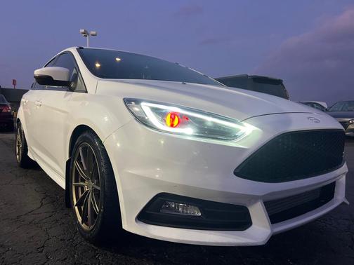 2017 Ford Focus ST 