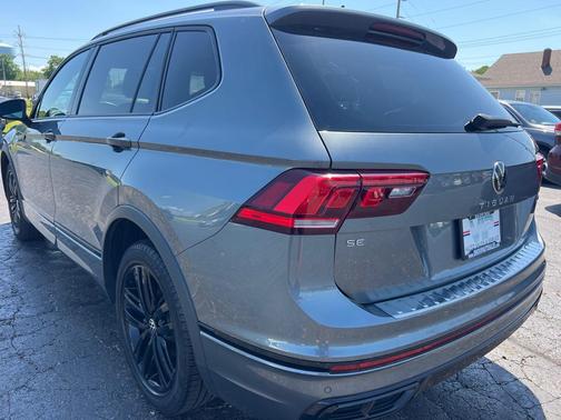 BLACK 2022 Volkswagen Tiguan 2.0T SE R-Line Black 4MOTION