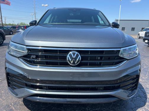 BLACK 2022 Volkswagen Tiguan 2.0T SE R-Line Black 4MOTION
