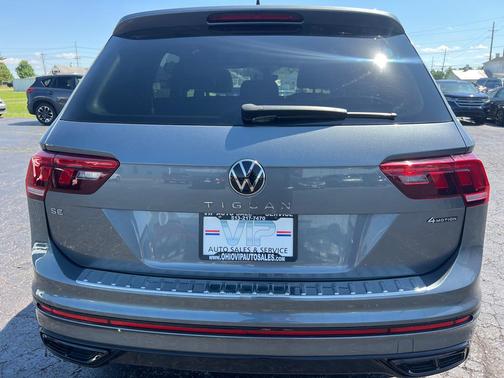 BLACK 2022 Volkswagen Tiguan 2.0T SE R-Line Black 4MOTION