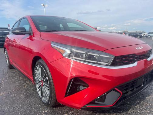 RED 2022 Kia Forte GT