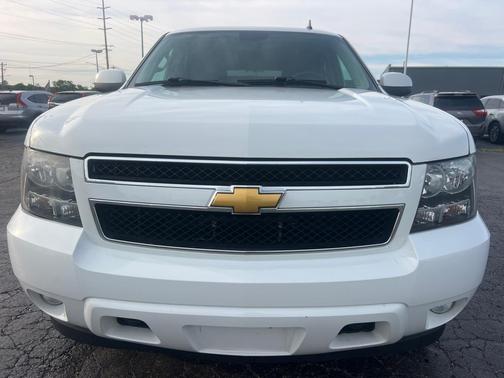 WHITE 2013 Chevrolet Tahoe LT