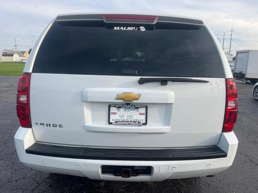 WHITE 2013 Chevrolet Tahoe LT