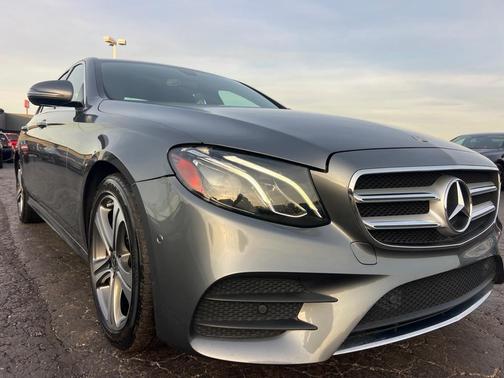 2017 Mercedes-Benz E-Class E 300 4MATIC LUXURY