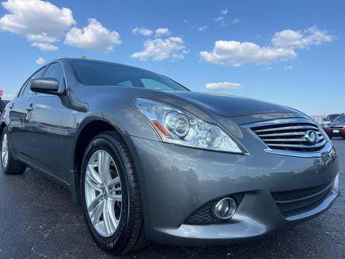 2011 INFINITI G37x Base