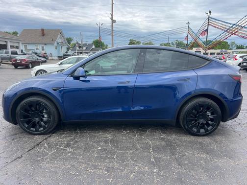 Deep Blue Metallic 2022 Tesla Model Y Long Range Dual Motor All-Wheel Drive