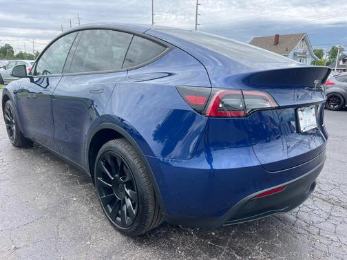 Deep Blue Metallic 2022 Tesla Model Y Long Range Dual Motor All-Wheel Drive