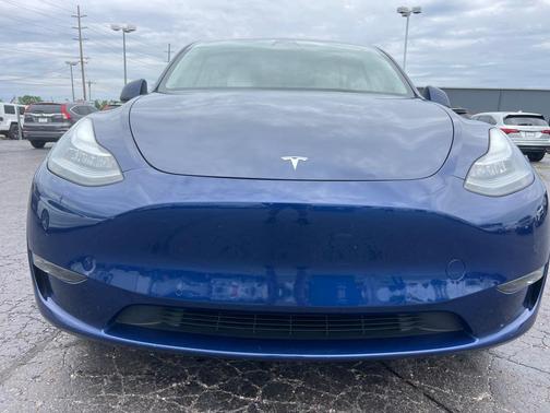 Deep Blue Metallic 2022 Tesla Model Y Long Range Dual Motor All-Wheel Drive