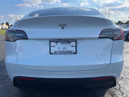 2023 Tesla Model Y LONG RANG