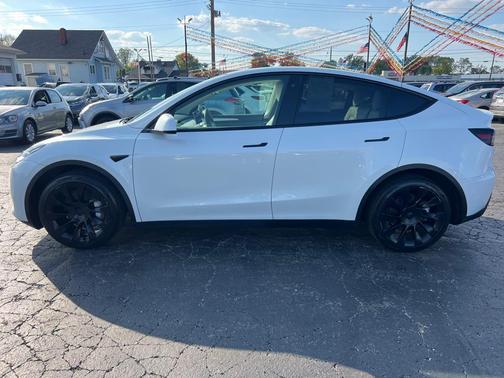 2023 Tesla Model Y LONG RANG