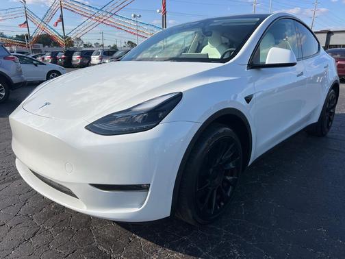 2023 Tesla Model Y LONG RANG