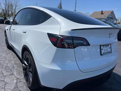 2022 Tesla Model Y PERFORMANCE