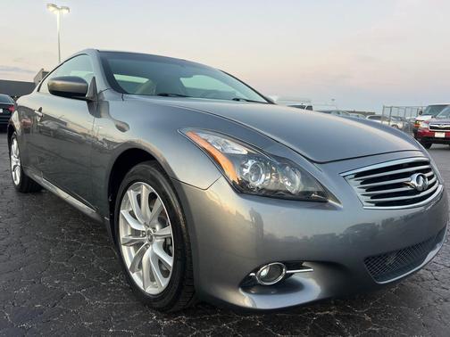 2011 INFINITI G37x Base