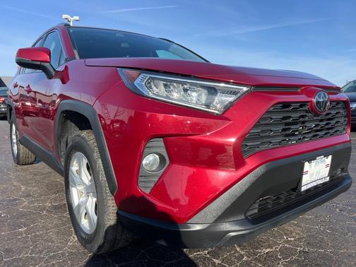 2020 Toyota RAV4 XLE