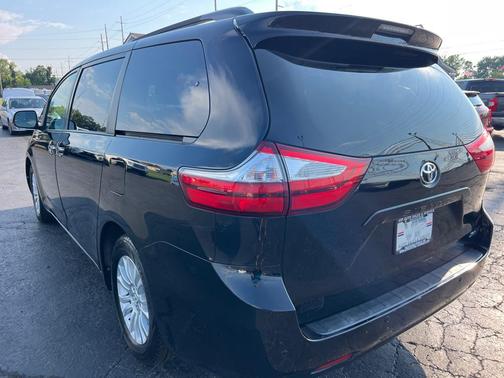 2015 Toyota Sienna XLE