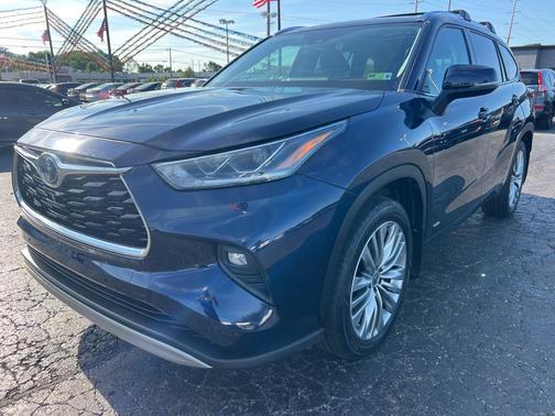 BLUE 2022 Toyota Highlander Hybrid Platinum