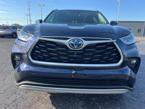 BLUE 2022 Toyota Highlander Hybrid Platinum